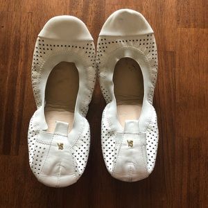 Yosi Samra flats Sz 9